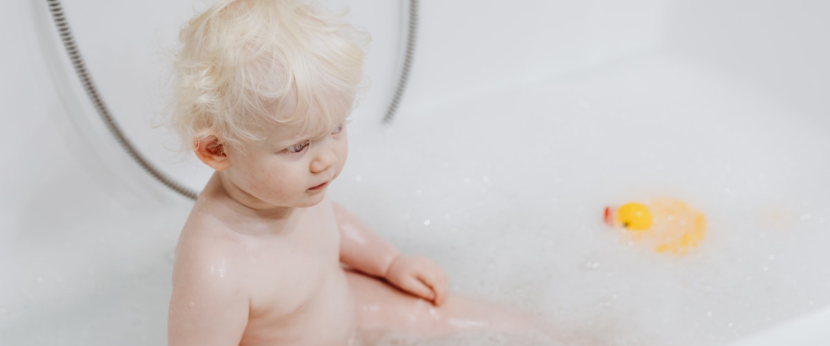 Bebekler ve Küçük Çocukların Banyo Güvenliği İçin 5 İpucu